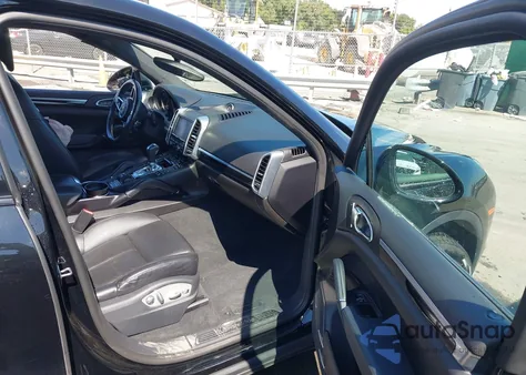 2016 Porsche Cayenne из США, поврежденный, VIN WP1AA2A29GKA12061